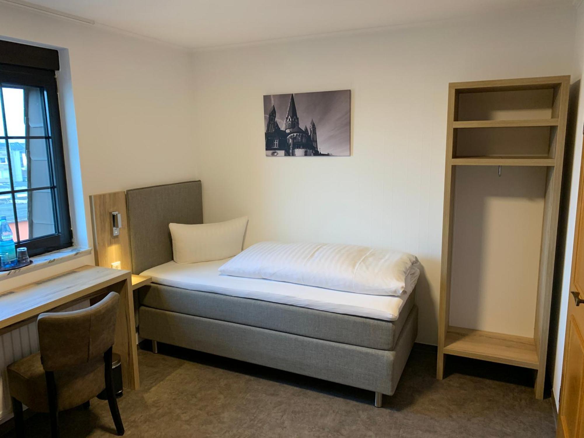 Hotel B4 Limburg an der Lahn Chambre photo